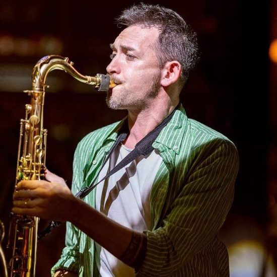 Sax durante un matrimonio